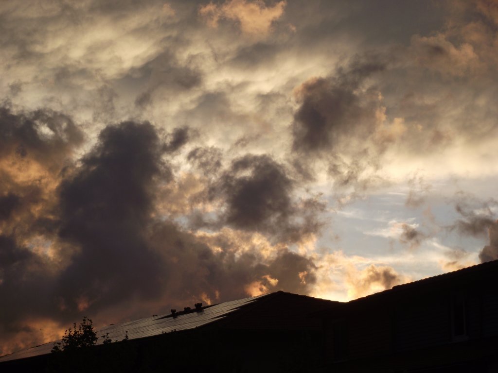 Abendhimmel nach dem Unwetter am 22. Juni 2011 ber Kronach-Kreuzberg.