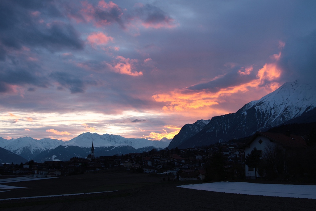 Abendstimmung im Inntal bei Thaur, mit Blick nach Rum, am 13.03.2010.