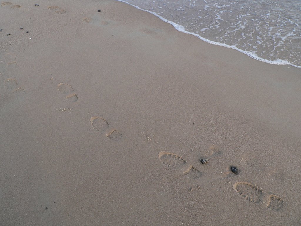 Alles ist vergnglich - fr Fuabdrcke am Strand gilt das insbesondere. 30.12.2011, Prora