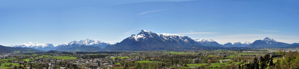 Alpenpanorama von der Festung Hohenhsalzburg auf den linken sterreichischen und rechten deutschen Teil - 25.04.2012