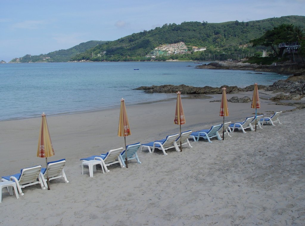 Am Strand von Kamala Beach auf der Insel Phuket am 17.10.2006