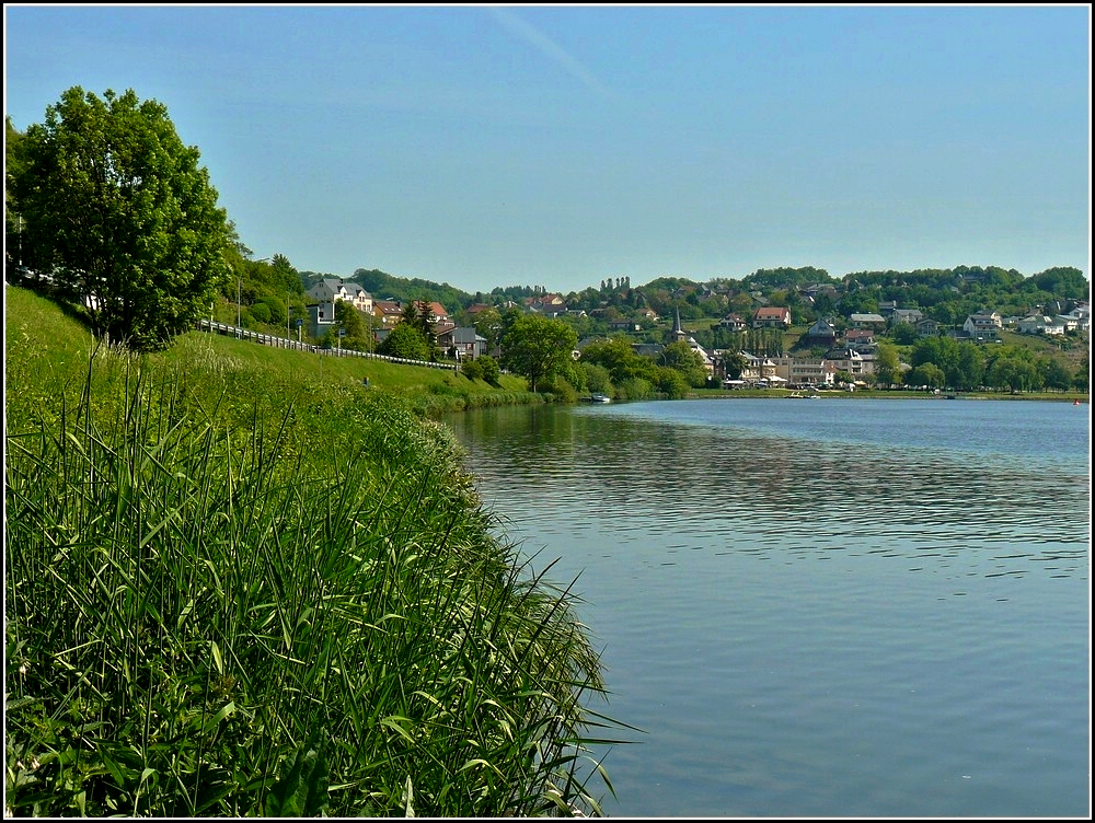 Auf der luxemburgischen Seite der Mosel liegt die Ortscharft Ehnen. 24.05.2010 (Hans) 