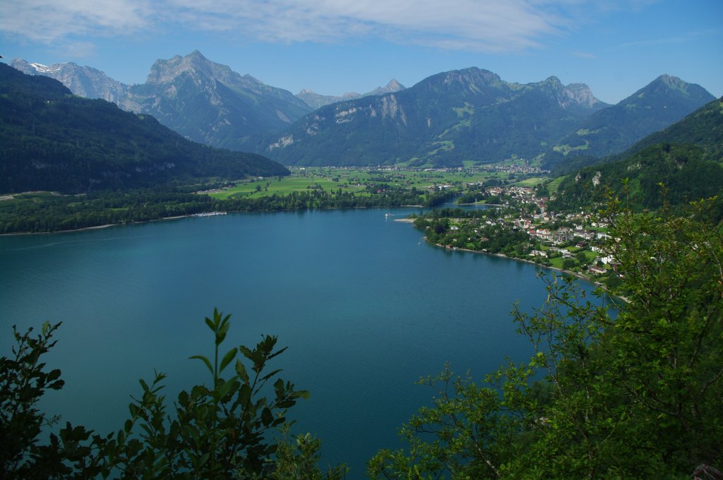 Ausblick von Amden auf den Walensee mit dem Ort Weesen (03.07.2011)