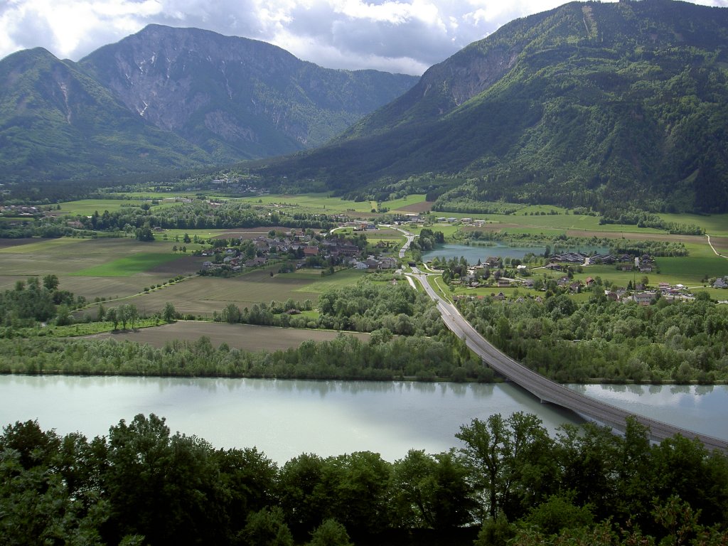 Aussicht von der Hollenburg auf die Drau und den Ort Kappel (20.05.2013)