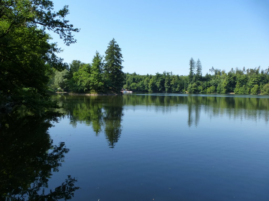 Bad Sckingen, der Bergsee, liegt auf 382m Hhe ber der Stadt in den Auslufern des Hotzenwaldes, Juli 2013