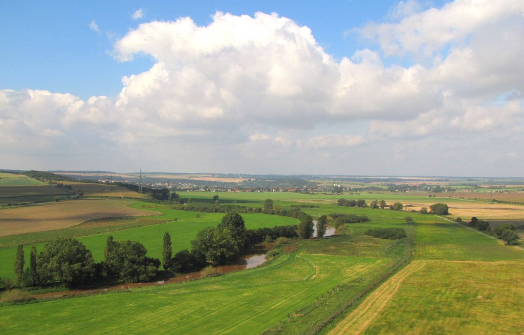 Blick von der 49 m hohen Unstruttalbrcke auf das Unstruttal bei Wetzendorf. Das Bild entstand whrend einer Brckenwanderung am 15.09.2011.