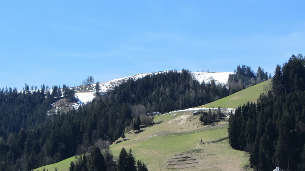 Blick auf die berhmte Renn-Abfahrstrecke am Hahnenkamm, im Bild die  Mausefalle .(21.4.2012, Kitzbhel)