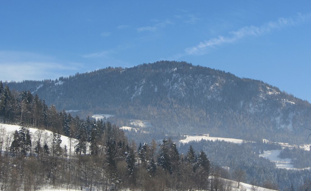 Blick auf einen Berg im Tiroler Unterinntal.