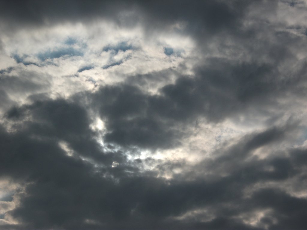 Blick auf den Himmel vom Balkon meiner Wohnung am 06.06.2012.