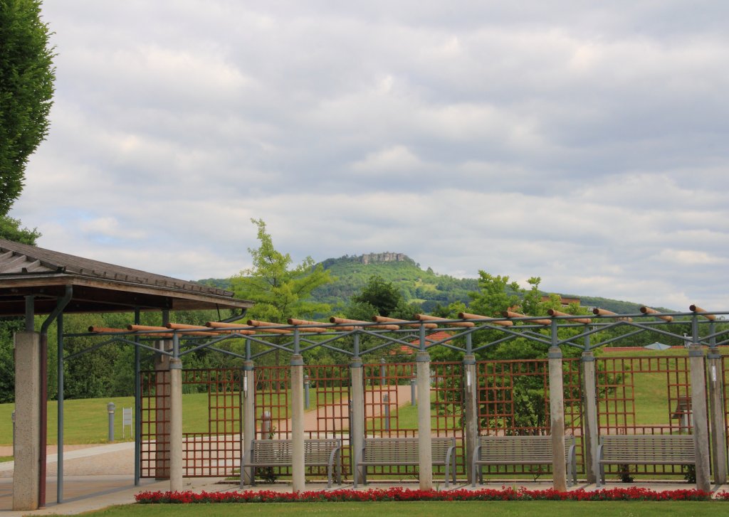 Blick auf den Staffelberg. Kurpark Bad Staffelstein am 06.06.2012.