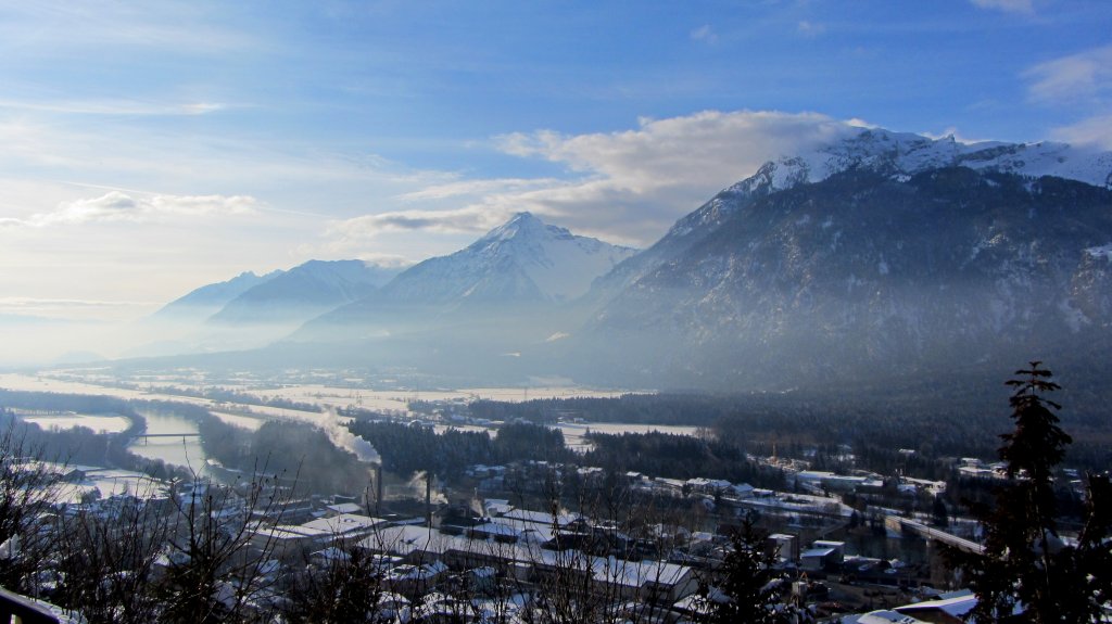 Blick auf das Tiroler Unterinntal bei Brixlegg am 27.1.2012. Hier sieht man den Smog besonders gut!