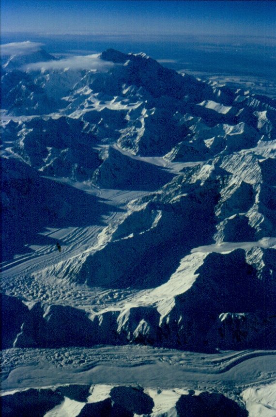 Blick aus dem Flugzeug auf die Eiswste Alaskas im November 1988