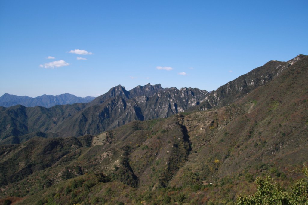 Blick von der chinesischen Mauer am 14.10.2010; Mauerabschnitt bei Mutianyu