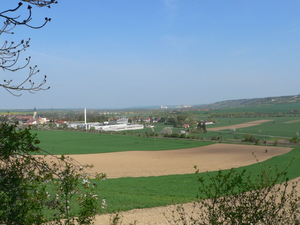 Blick vom Ennsberg auf Laucha an der Unstrut - 27.04.2008
