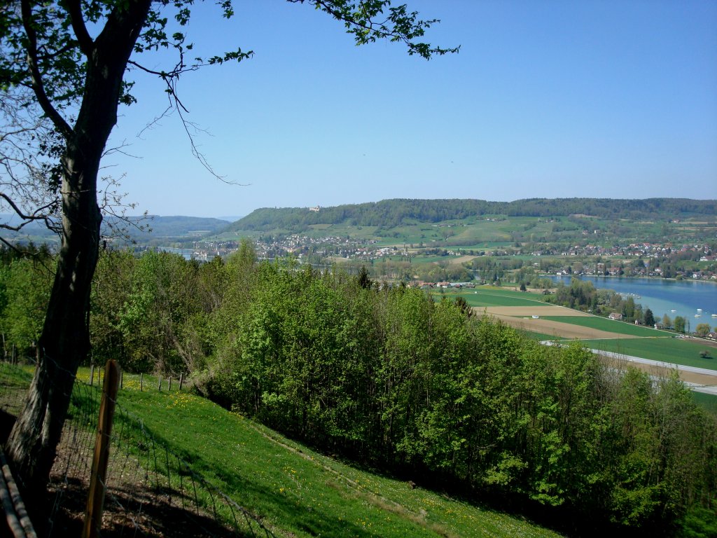 Blick von Klingenzell im Kanton Thurgau auf den Untersee und Stein am Rhein, an dieser Stelle fliet der Rhein aus dem Bodensee, April 2010