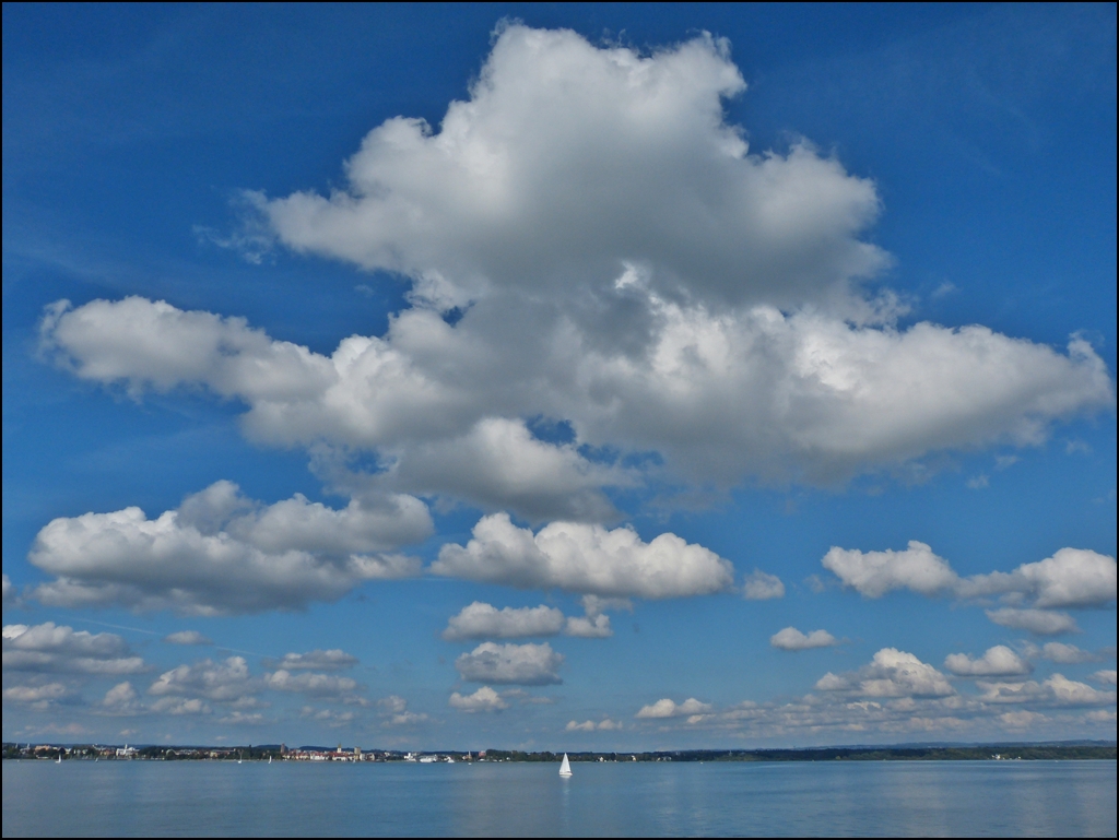 Blick ber den Bodensee in Richtung Friedrichshafen. 15.09.2012 (Jeanny)