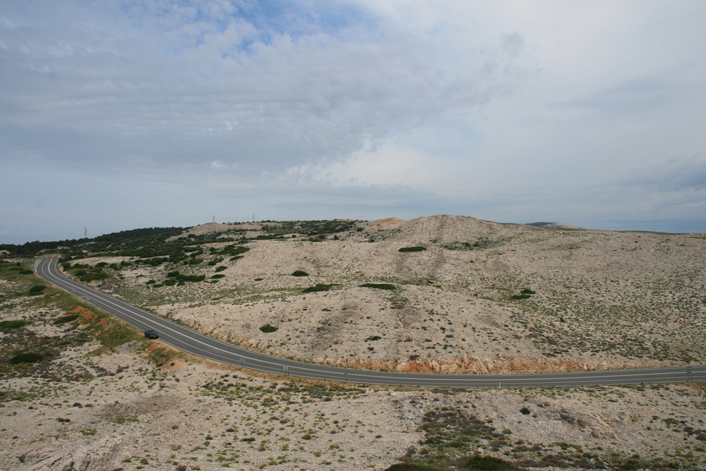 Blick ber die hgelige Landschaft im sdlichen Teil der Insel Rab. 30.05.2010.