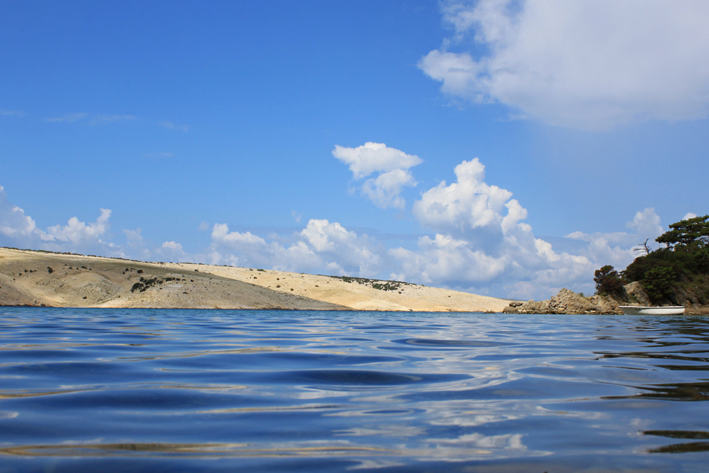 Blick ber die Wasseroberflche. Insel Rab, 09.06.2011.