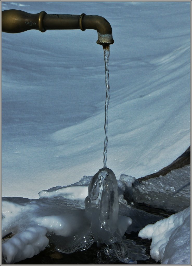 Das Wasser des Brunnen formte diese Eisskulptur.
(14.02.2012)
