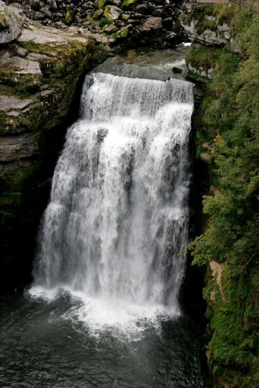 Der 27 m hohe Saut-du-Doubs an der Grenze zwischen der Schweiz und Frankreich; 18.09.2010