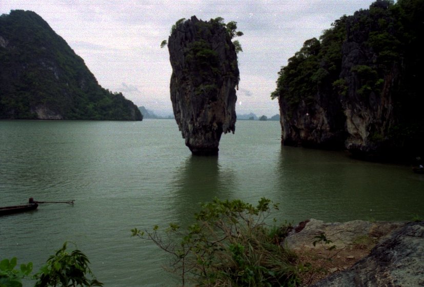 Der  James Bond Felsen  in der Andaman See im Sden Thailands in der Nhe der Insel Phuket im April 2006