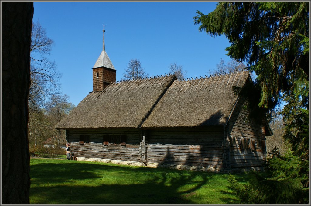 Die alte Kapelle aus dem 19.Jahrhundert stand frher auf einer der Inseln Estland, und wurde von dort, damit sie erhalten bleibt, ins Freilichtmuseum Rocca al Mare gebracht.
(08.05.2012)