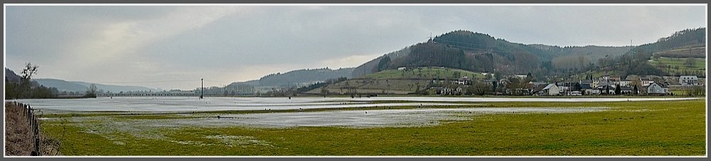 Die Alzette hatte am 18.02.10 das Tal zwischen Lorentzweiler und Lintgen berschwemmt (Panoramabild aus 5 Einzelbildern erstellt).