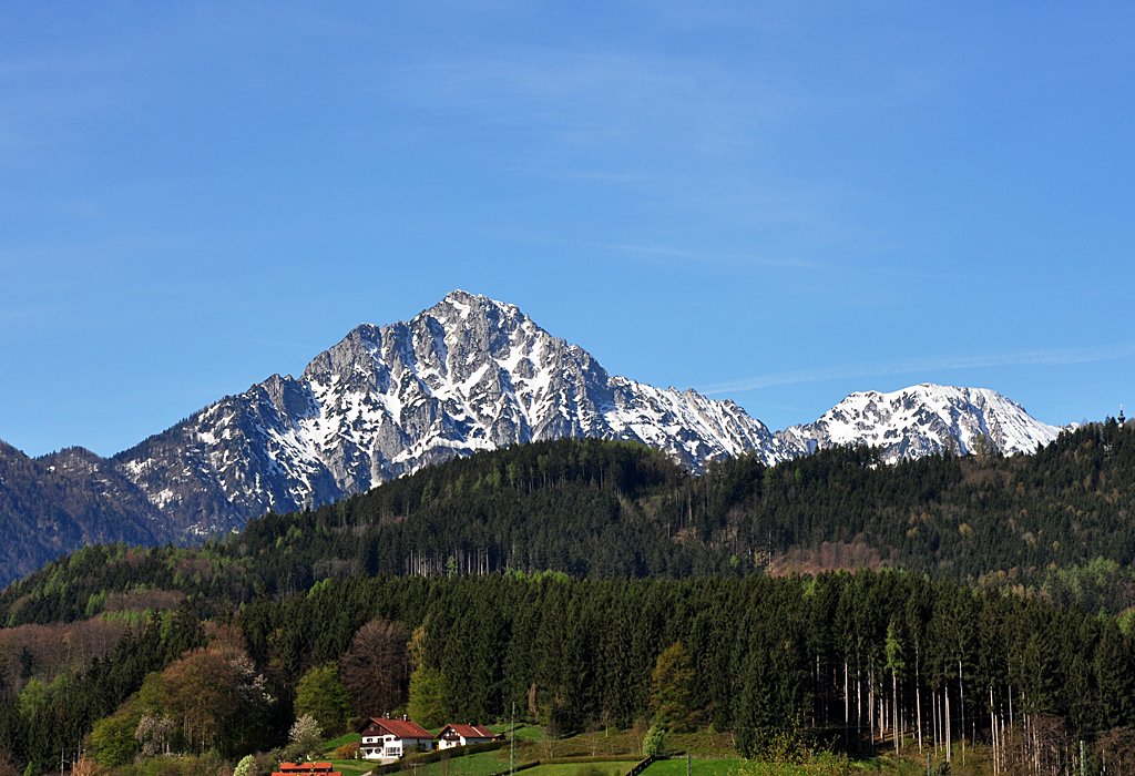 Die Chiemgauberge mit dem Hochstaufen im Berchtesgadener Land - 26.04.2012