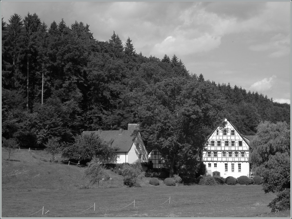 Die ehemalige  Schlechten-Mhle  (1451) ist heute komplett umgestaltet, ein Biolandhof. 
Siebenmhlental, den 22. Juni 2012