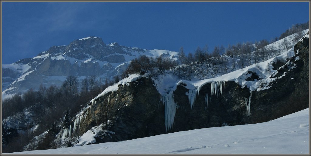 Die eisige Klte sorgt mit Eiszapfen fr eine besondere Stimmung.
(07.02.2012)