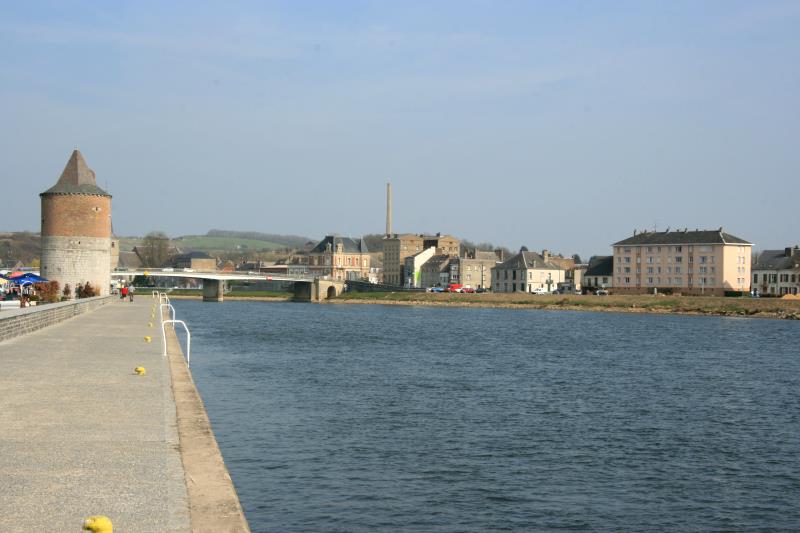 Die Meuse in Givet; 24.03.2012