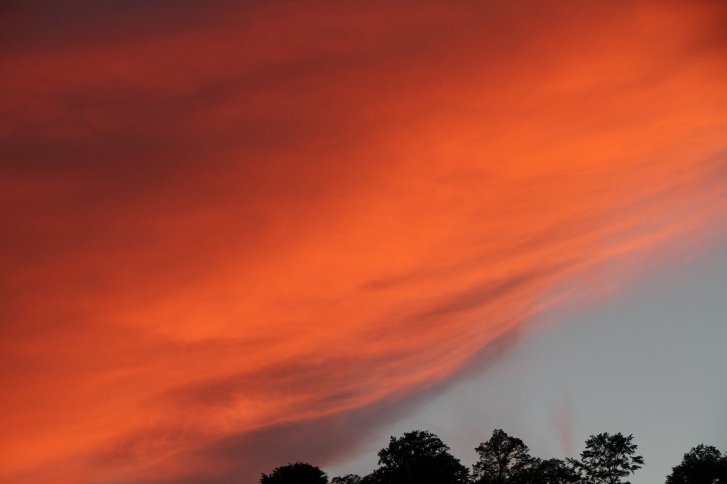 Die  rote Fahne  wehte am Abend ber Waltersberg am 24.8.2010.