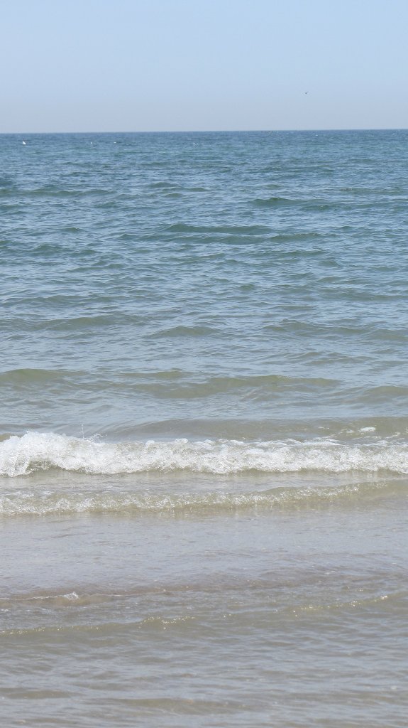 Die Wellen der Adria am Strand von Riccione.(8.6.2012)