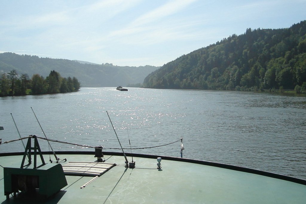 Donau kurz hinter Passau in Richtung Jochenstein  11.05.10
