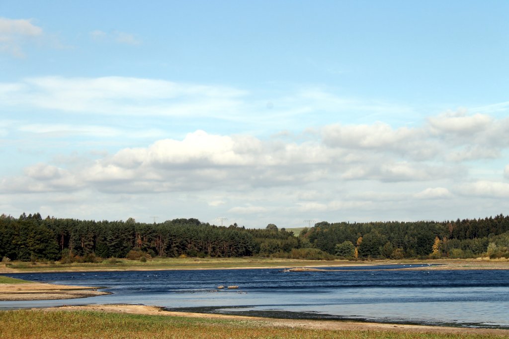 Ein Blick auf das Ufer der Talsperre Zeulenroda. Am 6.10.11