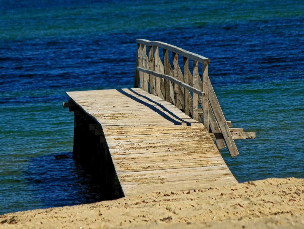 Ein Holzsteg am Ostseestrand von Heiligenhafen 06.06.2013