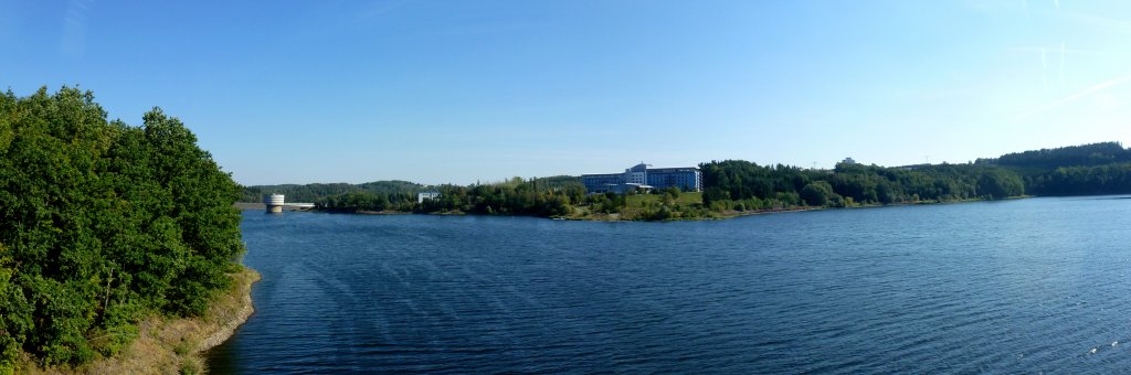 Ein Panoramablick auf das Bio Seehotel in Zeulenroda. Fotoaufnahme 18.09.12