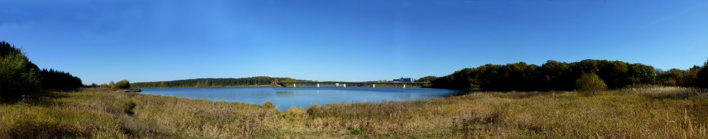 Ein Panoramablick auf die Talsperre Zeulenroda. Fotoaufnahme 19.10.12