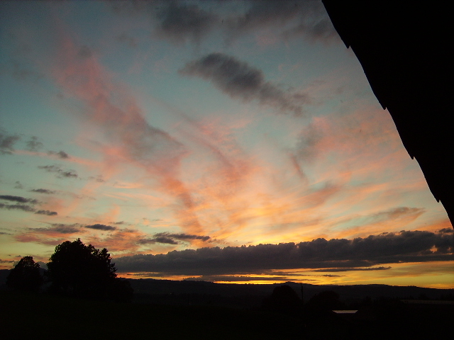 Ein schner Sonnenuntergang im Allgu in Ottacker am 19.08.10