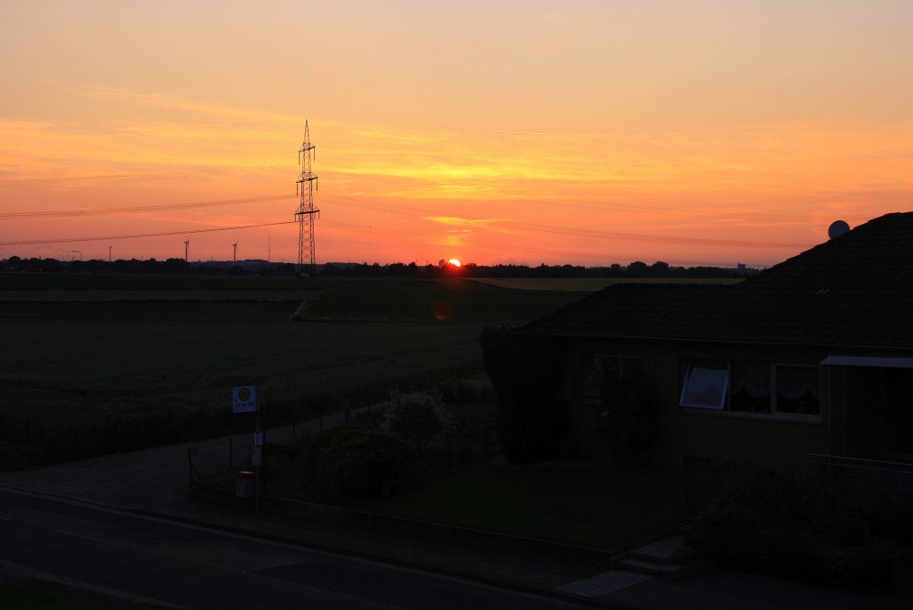 Ein schner Sonnenuntergang ber Horbach Aufgenommen in Kohlscheid-Bank am einem Sommerabend am 7.7.2013.