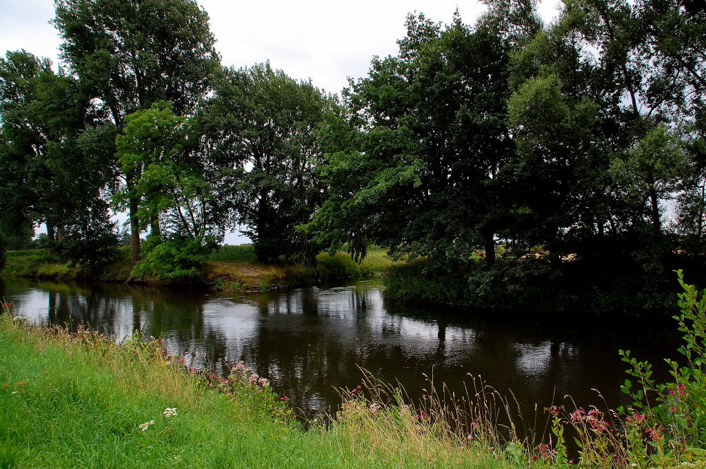 Hier kurz vor den Niederlanden vereinigen sich die Wurm und die Rur um dann bei Roermond in die Maas zu mnden. 5.8.2012