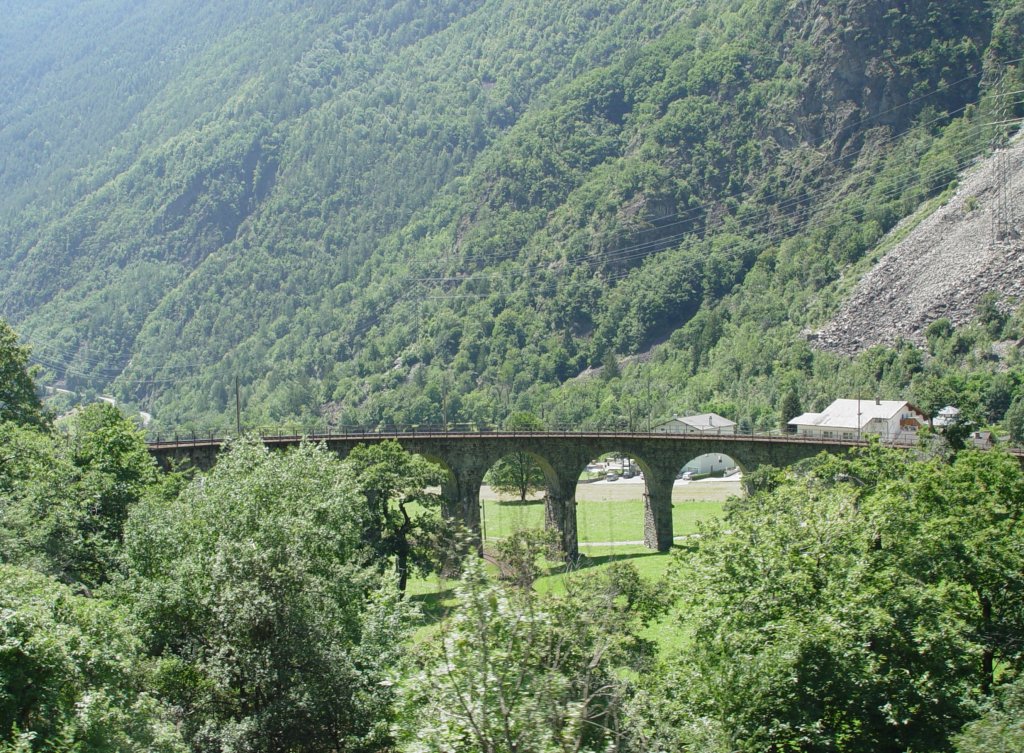 Hier noch einmal der Kreisviadukt bei Brusio am 10.07.2008