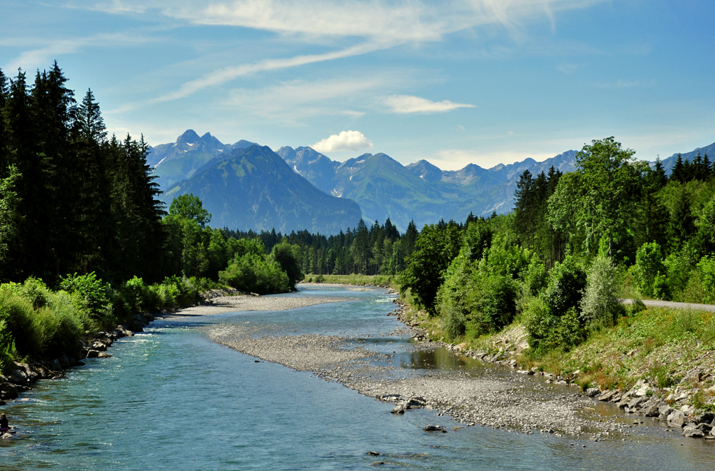 Iller bei Fischen im Allgu mit Blick auf Rubihorn und Nebelhorn - 16.07.2011