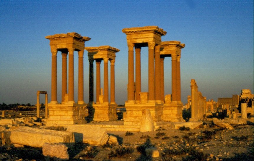 In der Oase Palmyra in der syrischen Wste kurz nach Sonnenaufgang im Mai 1986