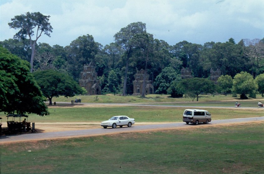 In der Ruinenstadt  der 7000 Tempel von Angkor im Mai 2006