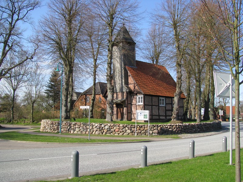 Kirche zu Gallin an der B 195 im Landkreis Ludwigslust, jetzt Ludwigslust-Parchim (MV) 15.04.2010