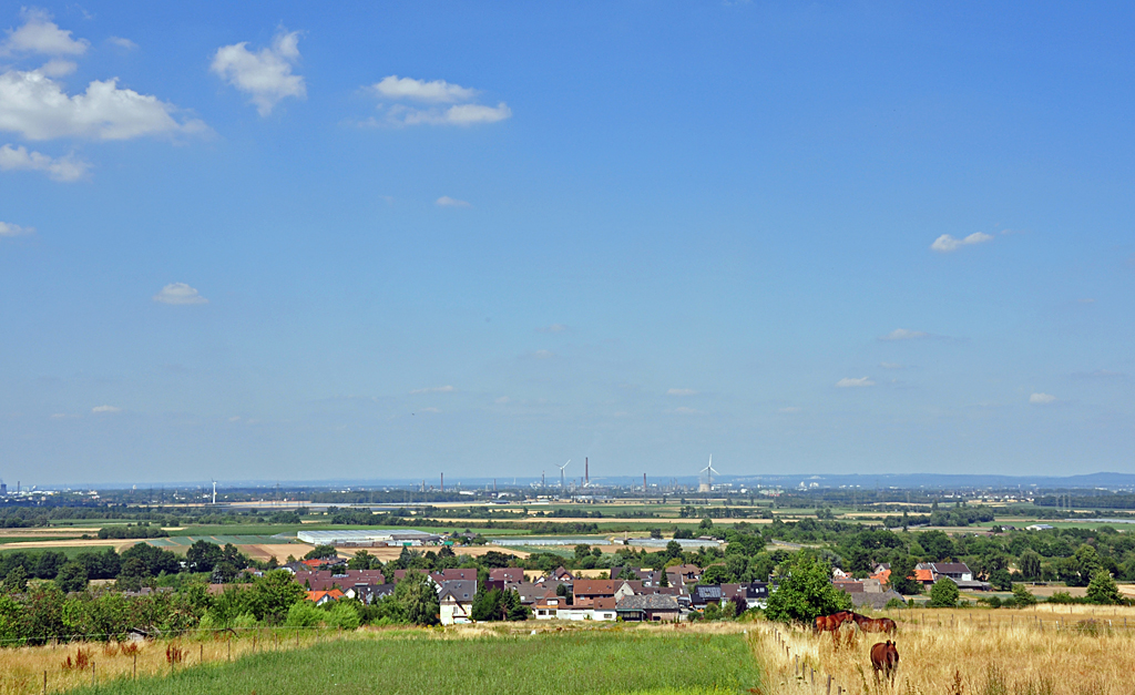 Klner Bucht und Wesseling von Brenig aus fotografiert - 18.07.2010