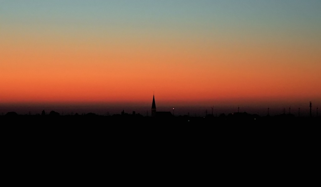 Kurz nach Sonnenuntergang,  Schattenribild  aus der Voreifel - 10.10.2010