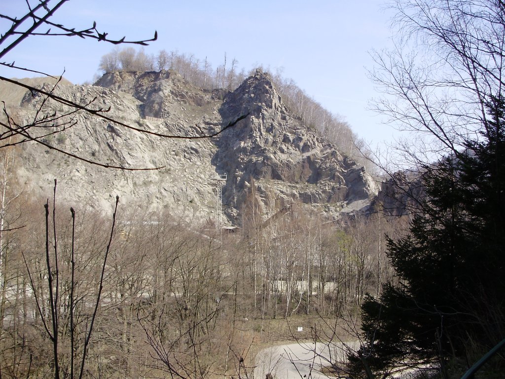 kurz vor dem radauerwasserfall
ansicht auf das gabrosteinbruch
dirkt an der b4
24.04.10