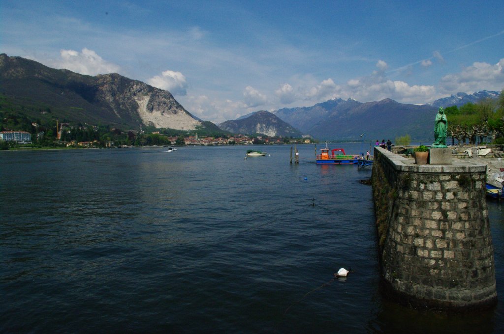 Lago Maggiore, Ausblick von der Insel Pescatori (25.04.2010)